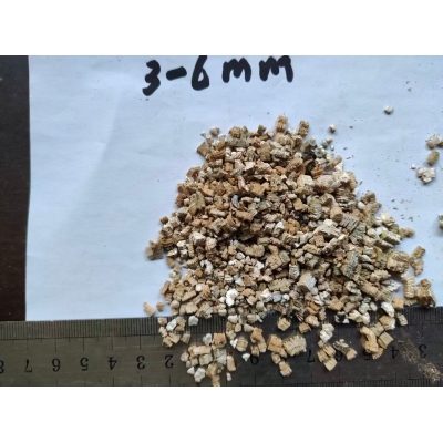 White vermiculite for thermal insulation